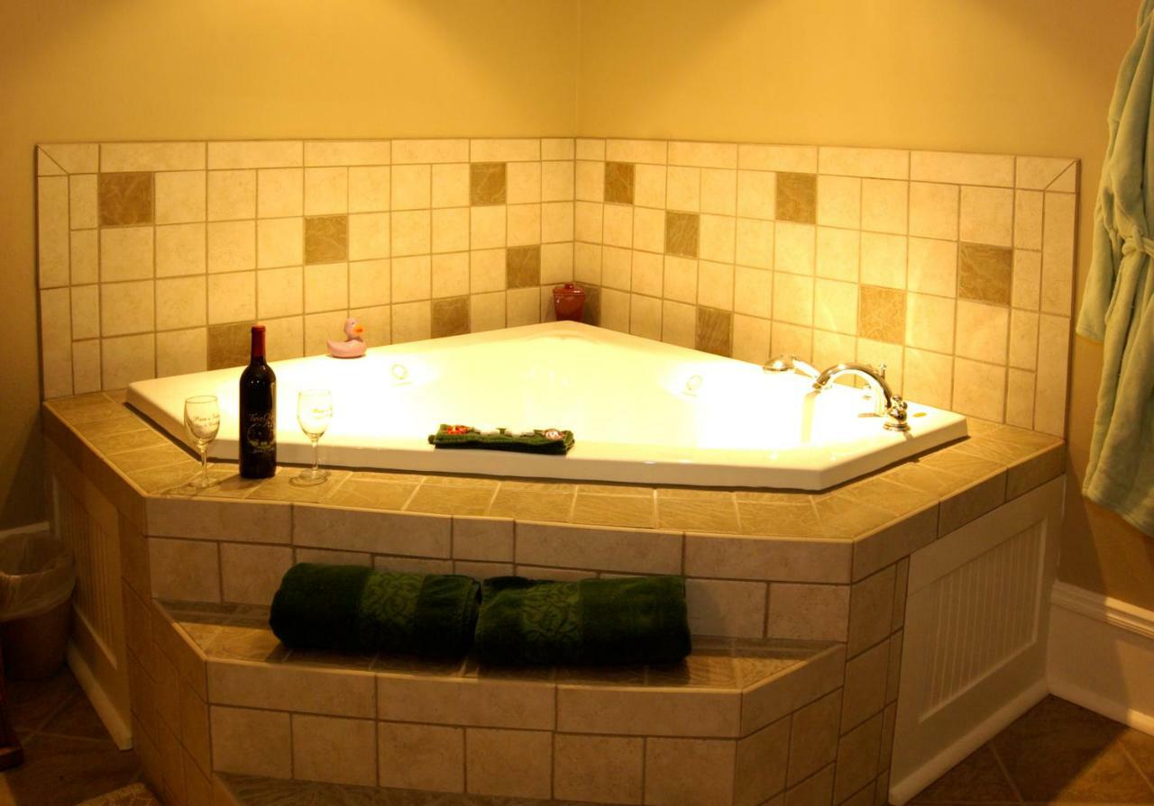 Plain & Fancy Bed & Breakfast Ironton Екстер'єр фото